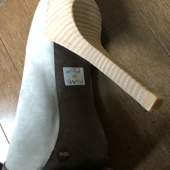 BCBG grey pump heels - Picture 4 of 6